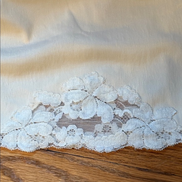 Two Vintage Lace Cream Trim Half Slips - Formfit Rogers & Undercover Wear - Picture 5 of 16